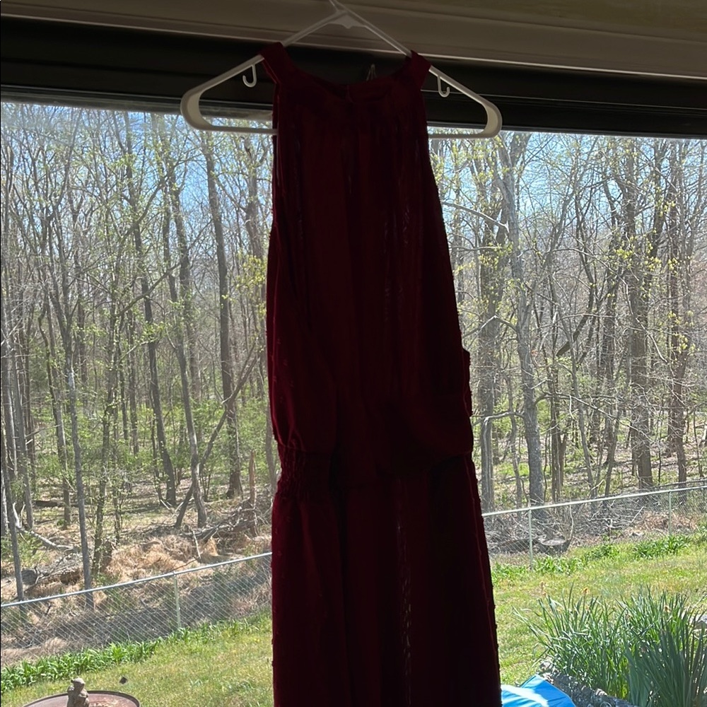 Elegant Burgundy Sleeveless Dress